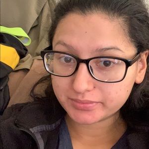 Meet your Posher, Roxana